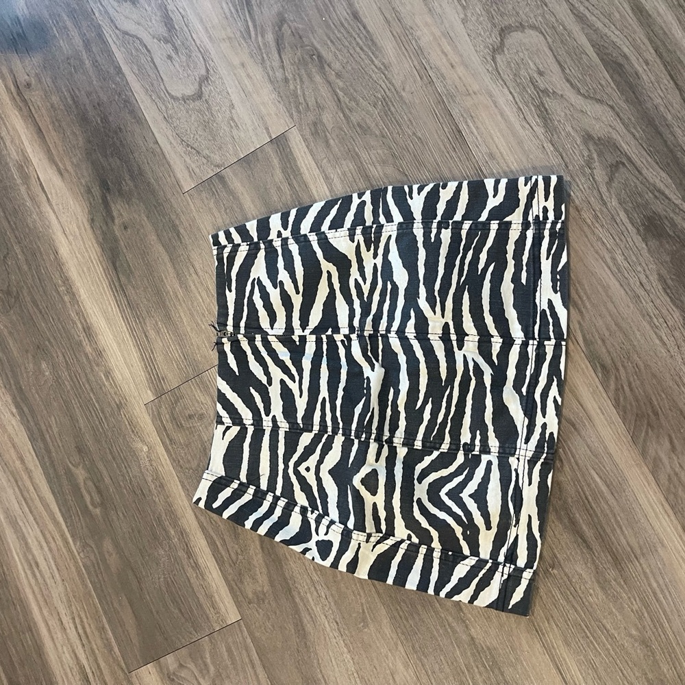 zebra print mini skirt